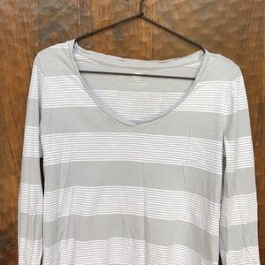 Long sleeve Old Navy vneck